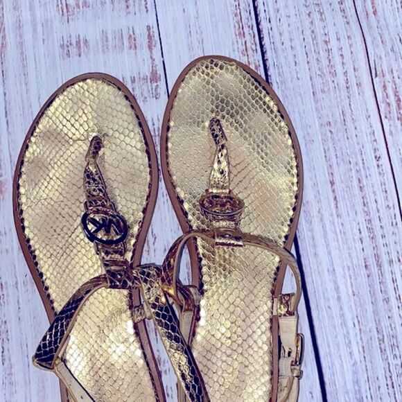 MICHAEL KORS Sondra iconic gold snake thong MK logo sandals size 8 1/2 - Picture 2 of 9